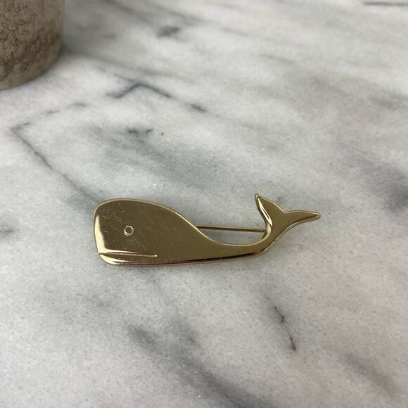 Vintage Light Gold Midcentry Whale Brooch Pin Moby Dick - Picture 3 of 4